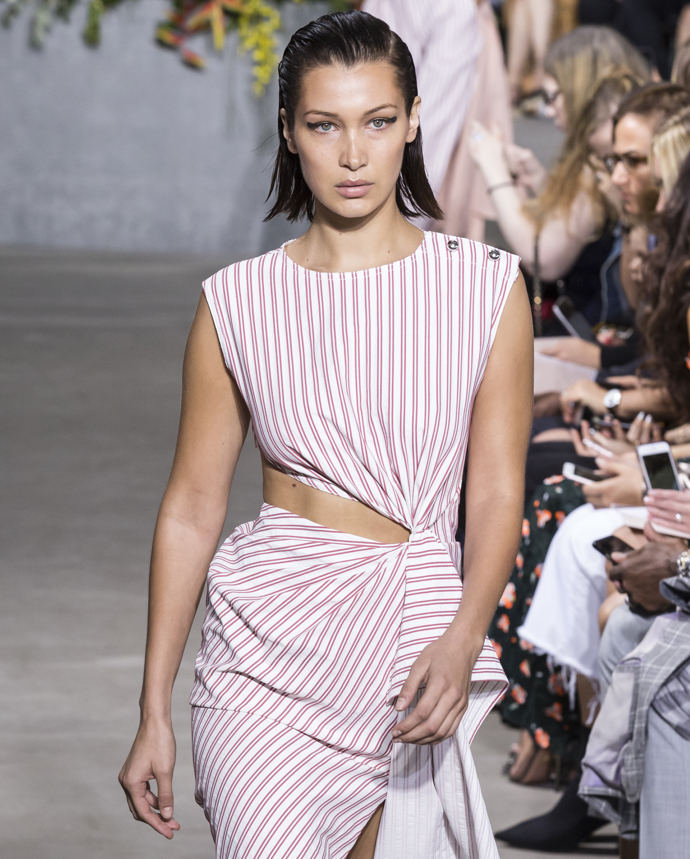 Tzv. Skinny Lob ráda nosí modelka Bella Hadid
Tzv. Skinny Lob ráda nosí modelka Bella Hadid