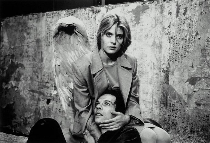 Nastassja Kinski ve filmu Tak daleko tak blízko
