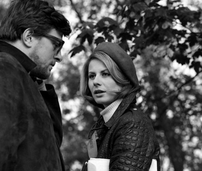 Marie Drahokoupilová ve filmu Flirt se slečnou stříbrnou z roku 1969.
Marie Drahokoupilová ve filmu Flirt se slečnou stříbrnou z roku 1969.