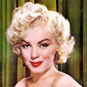 Fotografie Marilyn Monroe z přední obálky časopisu New York Sunday New z 30. listopadu 1952. 
