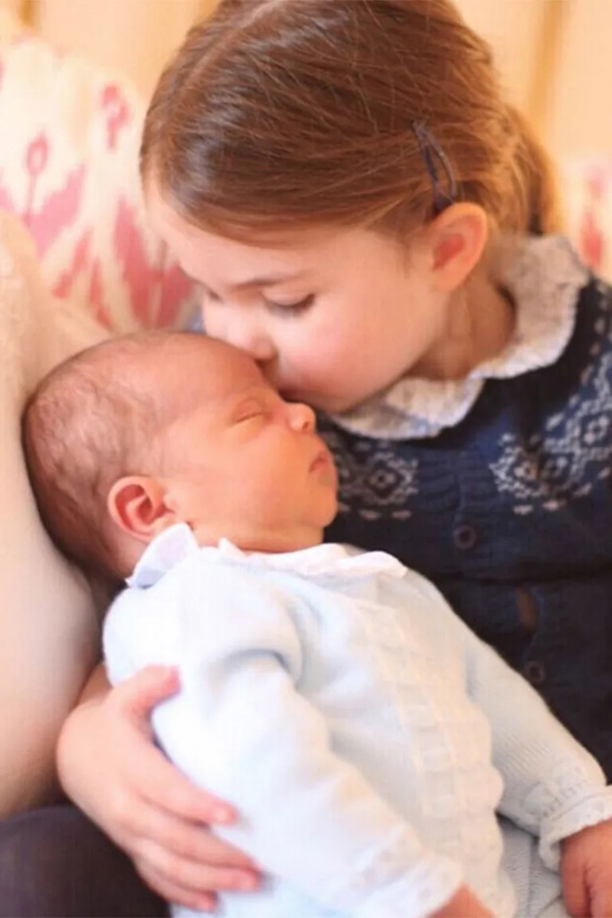 Princezna Charlotte s princem Louisem na své třetí narozeniny.
Princezna Charlotte s princem Louisem na své třetí narozeniny.