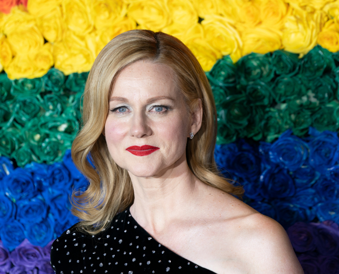 Laura Linney hraje postavu Sarah, která čelí obtížné situaci ve svém osobním životě. I přes všechny výzvy se snaží najít lásku a štěstí.
