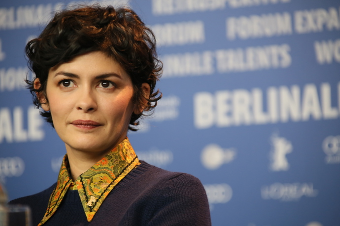Audrey Tautou je francouzská herečka, která se proslavila svou rolí ve filmu Amélie z Montmartu. Audrey Tautou často nosí krátké a hravé sestřihy, které podtrhují její jedinečný a roztomilý vzhled.
