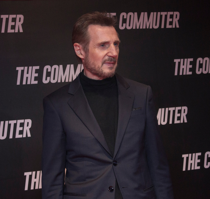Liam Neeson hrál postavu Daniela, otce, který se snaží pomoci svému synovi.
