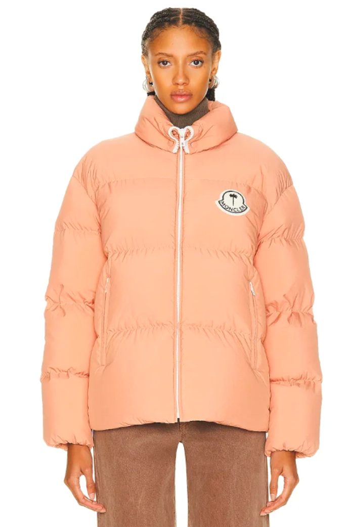 Bunda Moncler Genius x Palm Angels Rodmar Jacket, Moncler, 1 720 $
Bunda Moncler Genius x Palm Angels Rodmar Jacket, Moncler, 1 720 $
