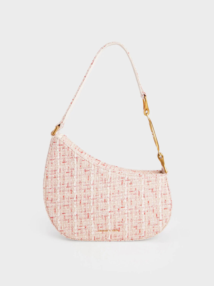 Růžová asymetrická kabelka přes rameno, Charles & Keith, 85 € (zhruba 2 100 Kč, čeká se na naskladnění)
Růžová asymetrická kabelka přes rameno, Charles & Keith, 85 € (zhruba 2 100 Kč, čeká se na naskladnění)