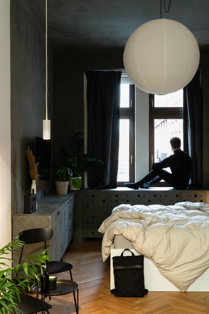 Zapomeňte na stereotypní design: Tento mini byt v Libni se stal symbolem revoluce bydlení
