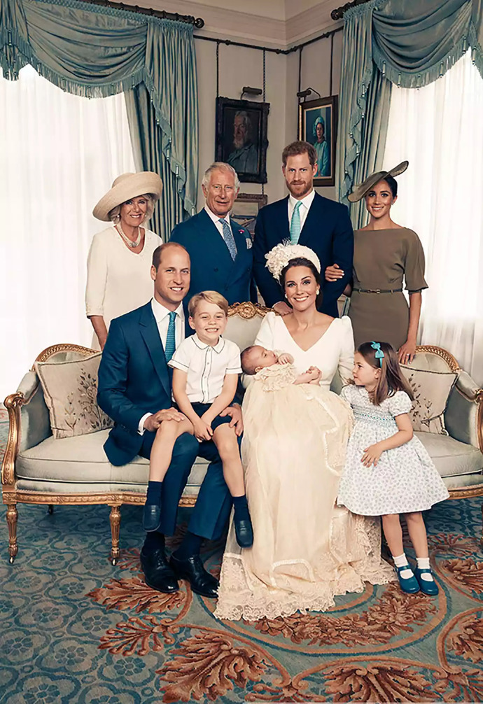 Na fotografii ze křtu prince Louise může princezna Charlotte na svém mladším bráškovi oči nechat
Na fotografii ze křtu prince Louise může princezna Charlotte na svém mladším bráškovi oči nechat