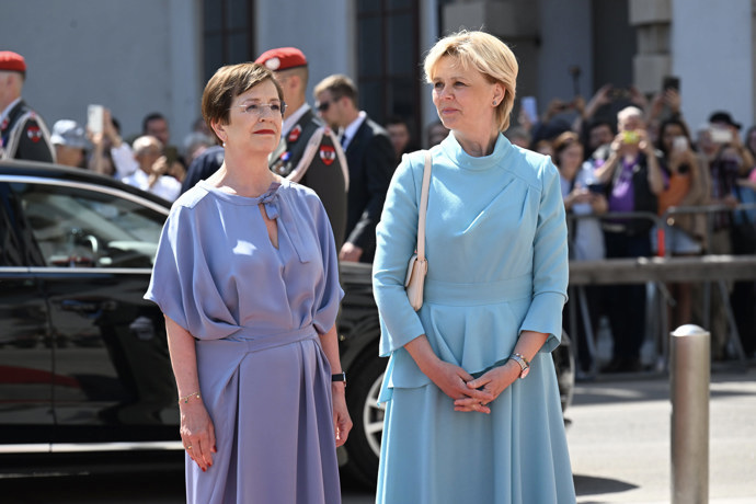 Eva Pavlová s rakouskou první dámou Doris Schmidauerovou.
Eva Pavlová s rakouskou první dámou Doris Schmidauerovou.