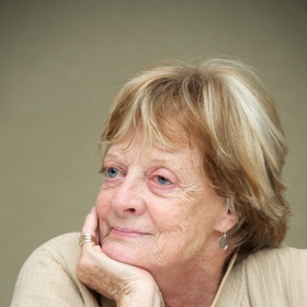 Nejznámější rolí je profesorka Minerva McGonallová z kouzelnické ságy o Harrym Potterovi. Přinesla jí takovou popularitu, že prý skoro nemohla přejít ulici, aby ji někdo nezastavil. Podobně úspěšná byla také jako hraběnka Violet z Panství Downton, za kterou si odnesla tři ze čtyř cen Emmy. 
