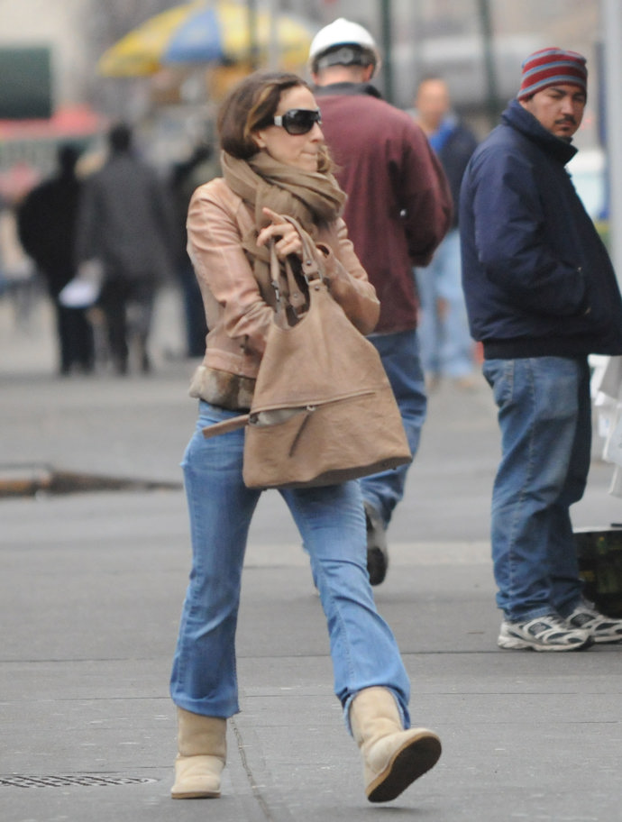 Sarah Jessica Parker a její pojetí válenek. Fotografie je z roku 2010.
