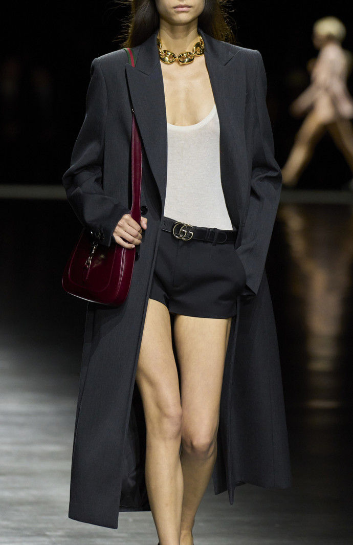 Sabato de Sarno, nový kreativní ředitel módního domu Gucci,  vsadil na minimalismus a takzvaný tichý luxus.
