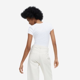 Tričko: H&M, 239 Kč
