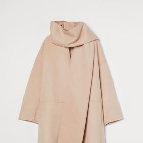 Kabát z vlněné směsi, H&M, 3 999 Kč
