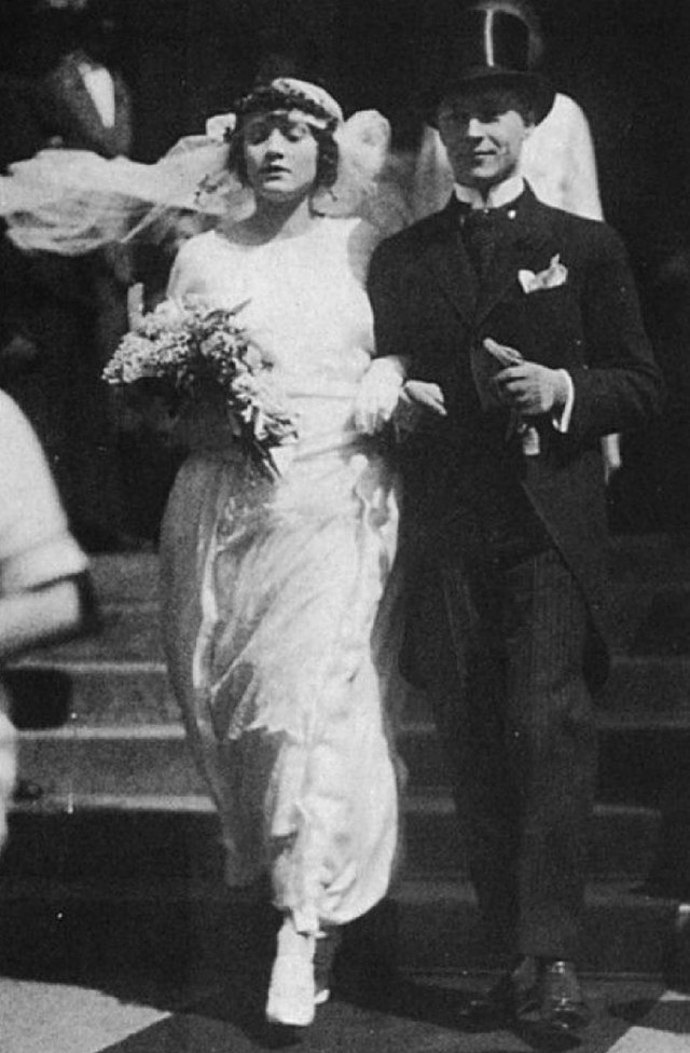Marlene Dietrichová a Rudolf Sieber ve svatební den 17. května 1923.
