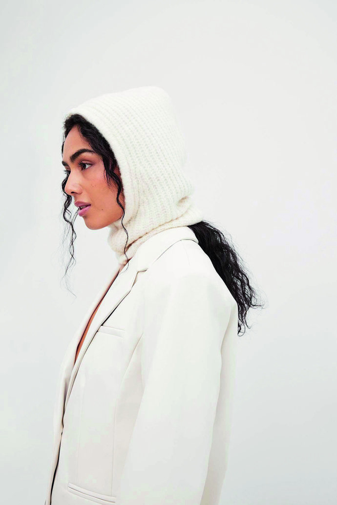 Kukla v odstínu off-white, NA-KD, od 610 Kč
