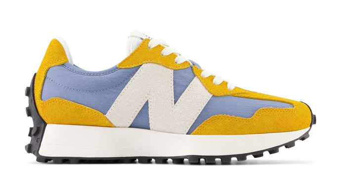 Tenisky New Balance nabízejí i skvělou kobinaci žluté a bledě modré, 2 089 Kč
Tenisky New Balance nabízejí i skvělou kobinaci žluté a bledě modré, 2 089 Kč