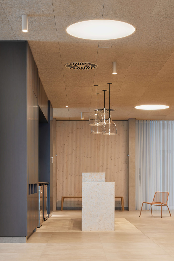 Třeboňské lázně Aurora nejsou jen o procedurách, jsou o zážitku. Jak architekti proměnili starou budovu v prostor plný saun, odpočíváren a wellness oáz, vám teď ukážeme. Přečtěte si, jak nové lázně spojují moderní design s historií a přírodou.
Třeboňské lázně Aurora nejsou jen o procedurách, jsou o zážitku. Jak architekti proměnili starou budovu v prostor plný saun, odpočíváren a wellness oáz, vám teď ukážeme. Přečtěte si, jak nové lázně spojují moderní design s historií a přírodou.