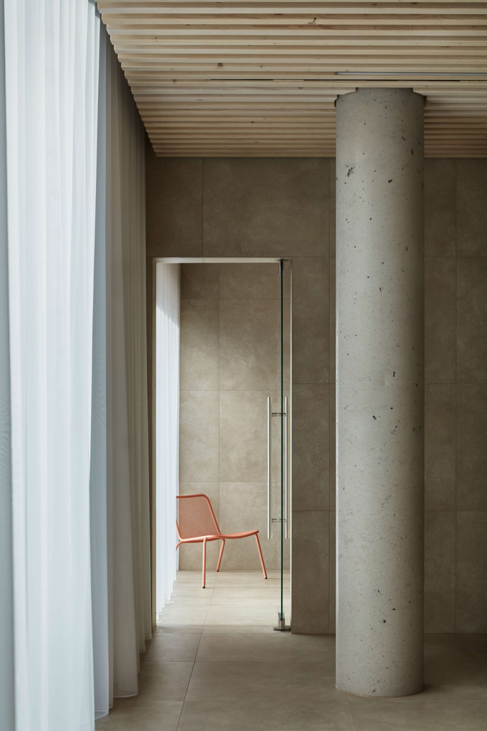 Třeboňské lázně Aurora nejsou jen o procedurách, jsou o zážitku. Jak architekti proměnili starou budovu v prostor plný saun, odpočíváren a wellness oáz, vám teď ukážeme. Přečtěte si, jak nové lázně spojují moderní design s historií a přírodou.
Třeboňské lázně Aurora nejsou jen o procedurách, jsou o zážitku. Jak architekti proměnili starou budovu v prostor plný saun, odpočíváren a wellness oáz, vám teď ukážeme. Přečtěte si, jak nové lázně spojují moderní design s historií a přírodou.
