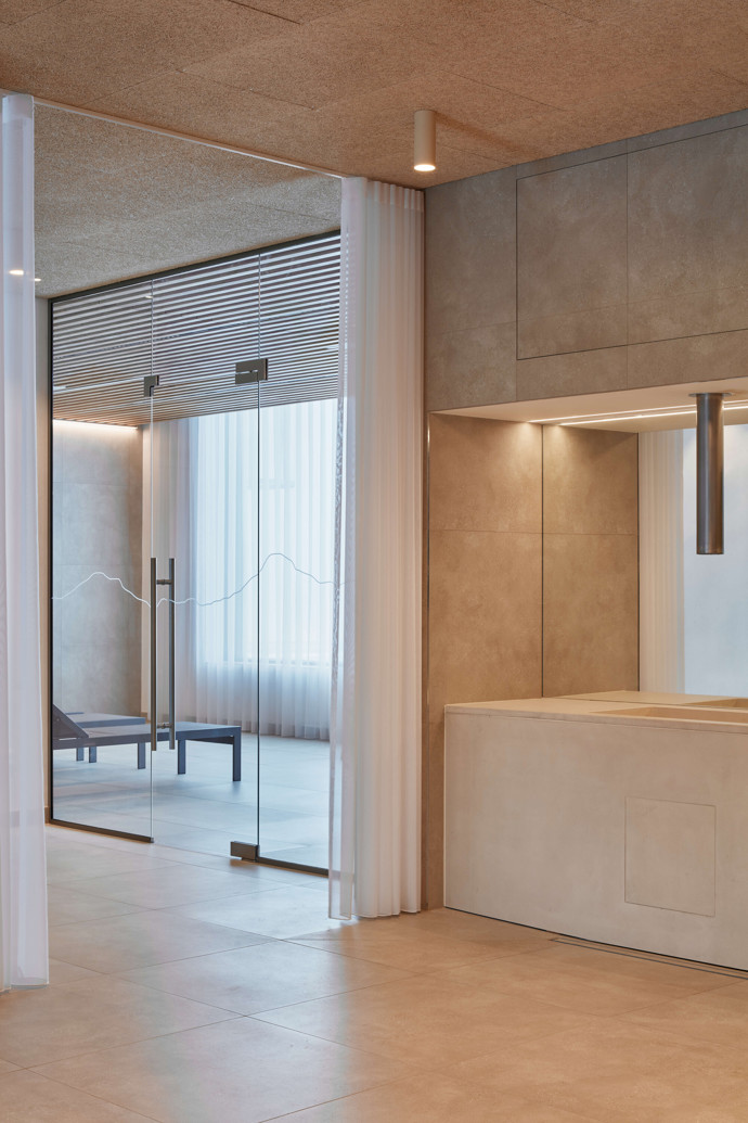 Třeboňské lázně Aurora nejsou jen o procedurách, jsou o zážitku. Jak architekti proměnili starou budovu v prostor plný saun, odpočíváren a wellness oáz, vám teď ukážeme. Přečtěte si, jak nové lázně spojují moderní design s historií a přírodou.
Třeboňské lázně Aurora nejsou jen o procedurách, jsou o zážitku. Jak architekti proměnili starou budovu v prostor plný saun, odpočíváren a wellness oáz, vám teď ukážeme. Přečtěte si, jak nové lázně spojují moderní design s historií a přírodou.