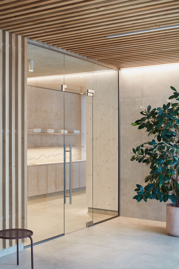 Třeboňské lázně Aurora nejsou jen o procedurách, jsou o zážitku. Jak architekti proměnili starou budovu v prostor plný saun, odpočíváren a wellness oáz, vám teď ukážeme. Přečtěte si, jak nové lázně spojují moderní design s historií a přírodou.
Třeboňské lázně Aurora nejsou jen o procedurách, jsou o zážitku. Jak architekti proměnili starou budovu v prostor plný saun, odpočíváren a wellness oáz, vám teď ukážeme. Přečtěte si, jak nové lázně spojují moderní design s historií a přírodou.