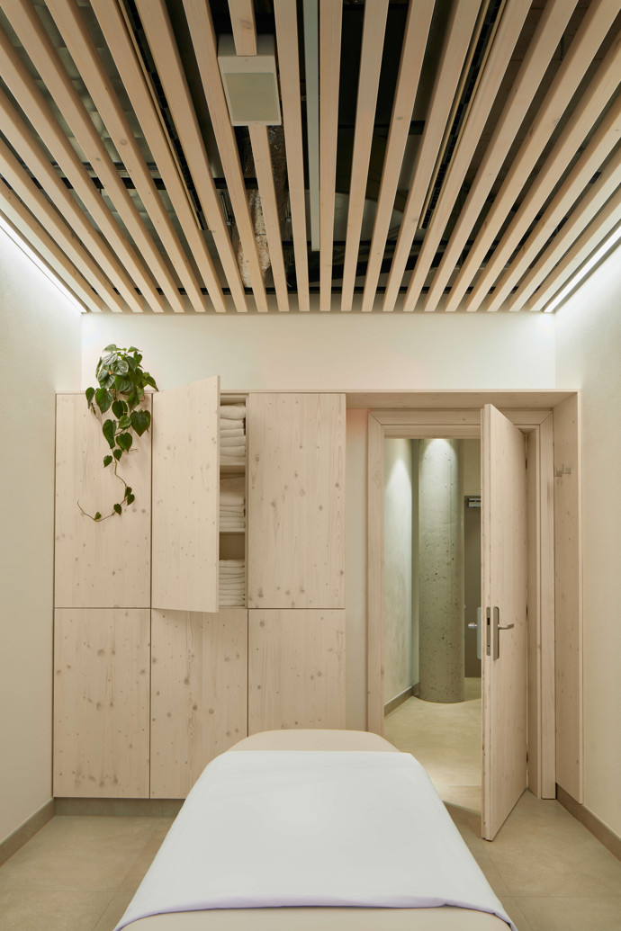 Třeboňské lázně Aurora nejsou jen o procedurách, jsou o zážitku. Jak architekti proměnili starou budovu v prostor plný saun, odpočíváren a wellness oáz, vám teď ukážeme. Přečtěte si, jak nové lázně spojují moderní design s historií a přírodou.
Třeboňské lázně Aurora nejsou jen o procedurách, jsou o zážitku. Jak architekti proměnili starou budovu v prostor plný saun, odpočíváren a wellness oáz, vám teď ukážeme. Přečtěte si, jak nové lázně spojují moderní design s historií a přírodou.
