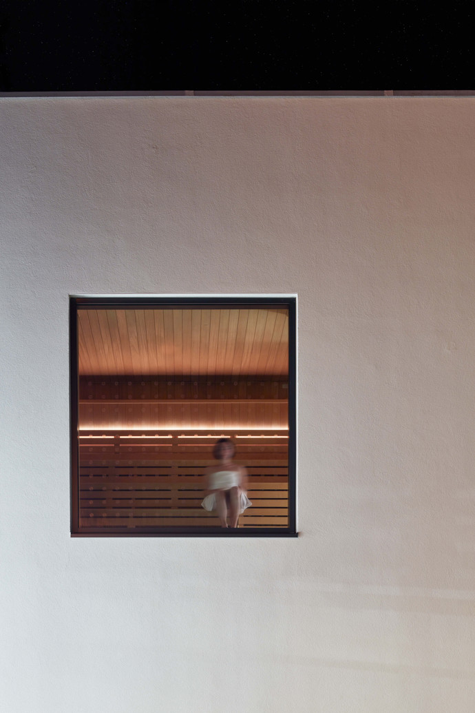 Třeboňské lázně Aurora nejsou jen o procedurách, jsou o zážitku. Jak architekti proměnili starou budovu v prostor plný saun, odpočíváren a wellness oáz, vám teď ukážeme. Přečtěte si, jak nové lázně spojují moderní design s historií a přírodou.
Třeboňské lázně Aurora nejsou jen o procedurách, jsou o zážitku. Jak architekti proměnili starou budovu v prostor plný saun, odpočíváren a wellness oáz, vám teď ukážeme. Přečtěte si, jak nové lázně spojují moderní design s historií a přírodou.