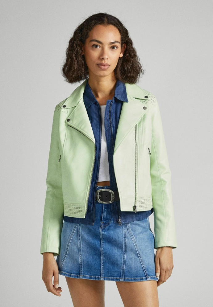 Bunda: Pepe Jeans, 3 920 Kč
Bunda: Pepe Jeans, 3 920 Kč