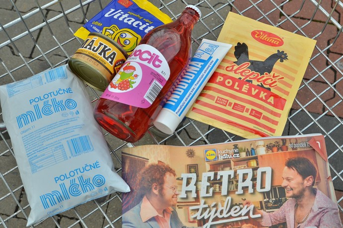 Některé retro dobroty se dají i dnes koupit v některých obchodních řetězcích.
Některé retro dobroty se dají i dnes koupit v některých obchodních řetězcích.