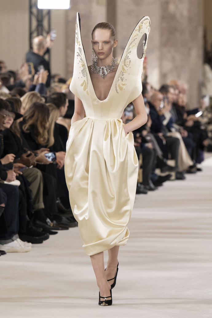 Schiaparelli haute couture jaro/léto 2024
