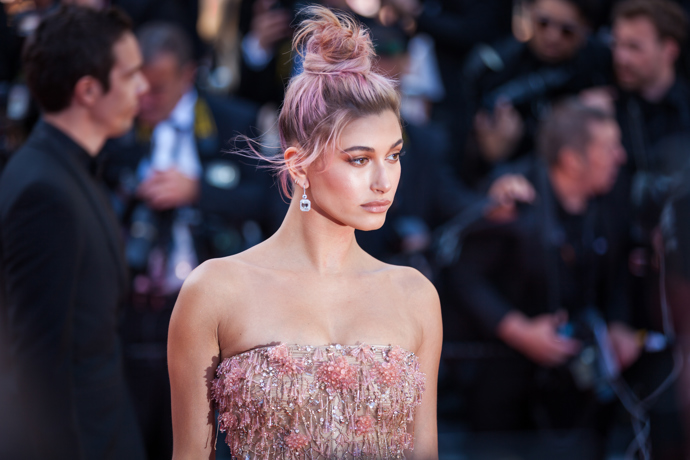 Messy bun
