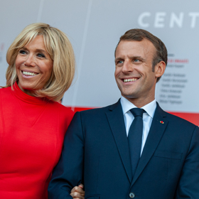 Francouzský prezident Emmanuel Macron je o 24 let mladší než jeho žena Brigitte.
