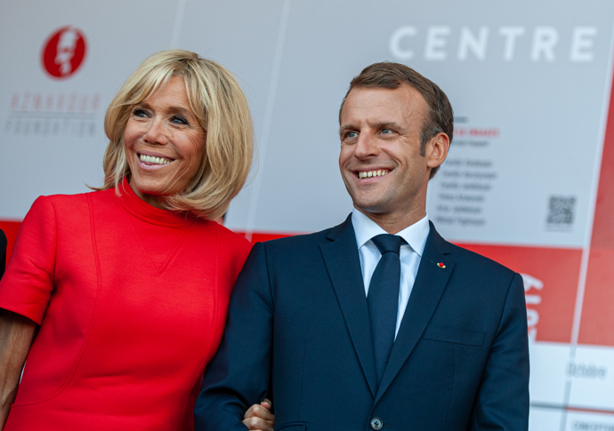 Francouzský prezident Emmanuel Macron je o 24 let mladší než jeho žena Brigitte.
Francouzský prezident Emmanuel Macron je o 24 let mladší než jeho žena Brigitte.