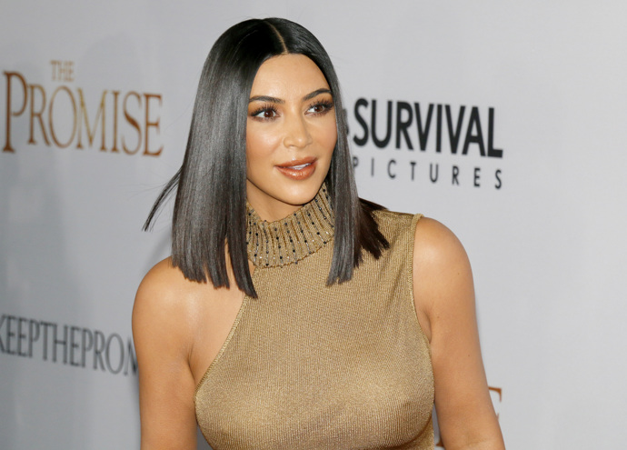 Kim Kardashian hladké mikádo opravdu velmi sluší.
