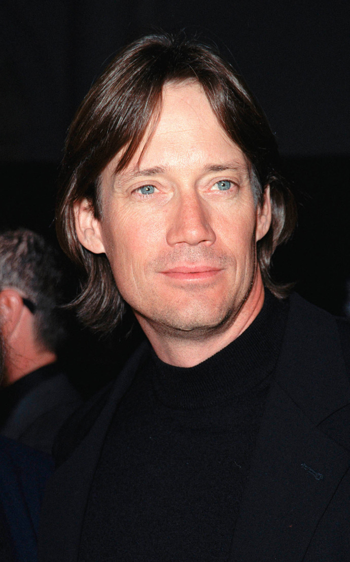 Kevin Sorbo byl ve své době velmi populárním hercem. Fanoušci byli nadšení, když se pak objevil ve spin-offu Xena.
Kevin Sorbo byl ve své době velmi populárním hercem. Fanoušci byli nadšení, když se pak objevil ve spin-offu Xena.