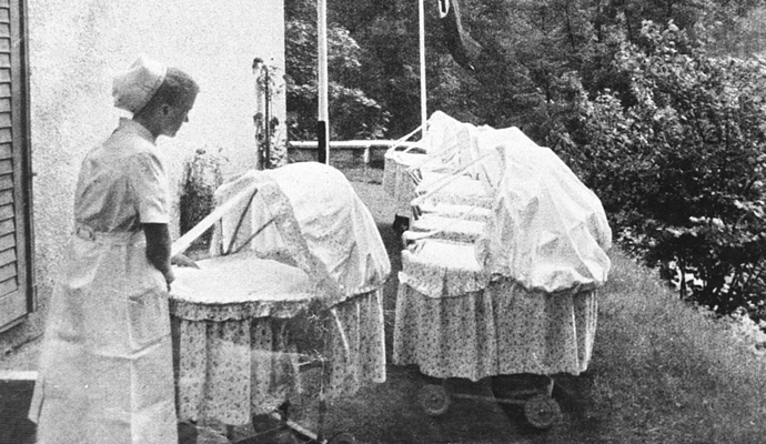 Sestra v domově Lebensborn