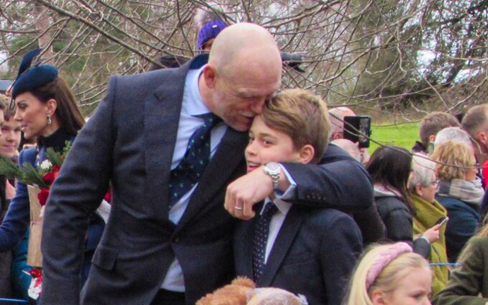 Mike Tindall má také hezký vztah s dětmi prince a princezny z Walesu, zde je s princem Georgem
