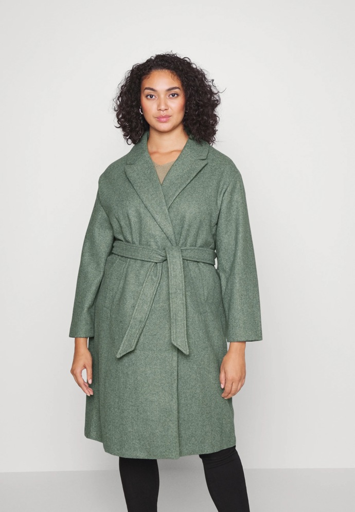 Kabát: Vero Moda
Původní cena: 1 200 Kč, nyní 840 Kč
Kabát: Vero Moda
Původní cena: 1 200 Kč, nyní 840 Kč