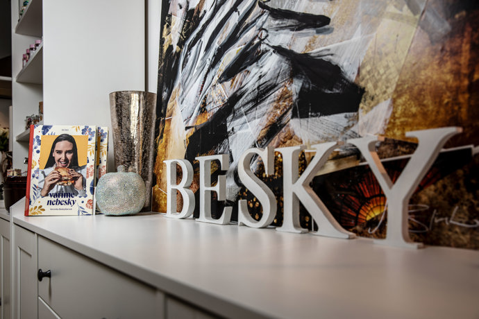 „BESKY, tak mi říkají už odmalička.“
„BESKY, tak mi říkají už odmalička.“