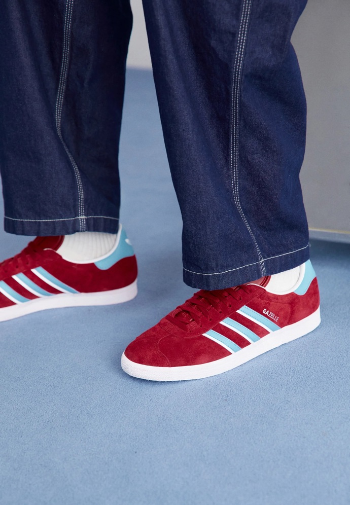 Boty: Adidas, 2 700 Kč
Boty: Adidas, 2 700 Kč