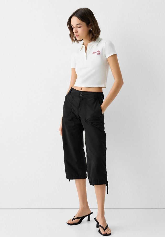 Kalhoty: Bershka, 549 Kč
Kalhoty: Bershka, 549 Kč