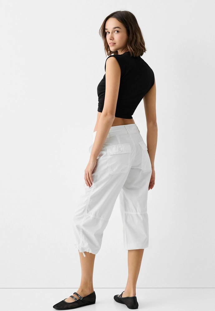 Kalhoty: Bershka, 549 Kč
Kalhoty: Bershka, 549 Kč