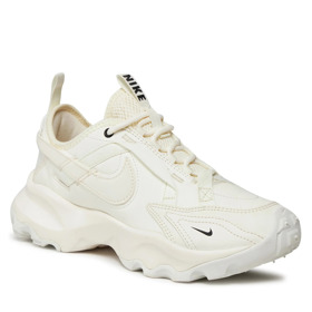 Sportovní retro boty, Nike, 3 316 Kč, eObuv
