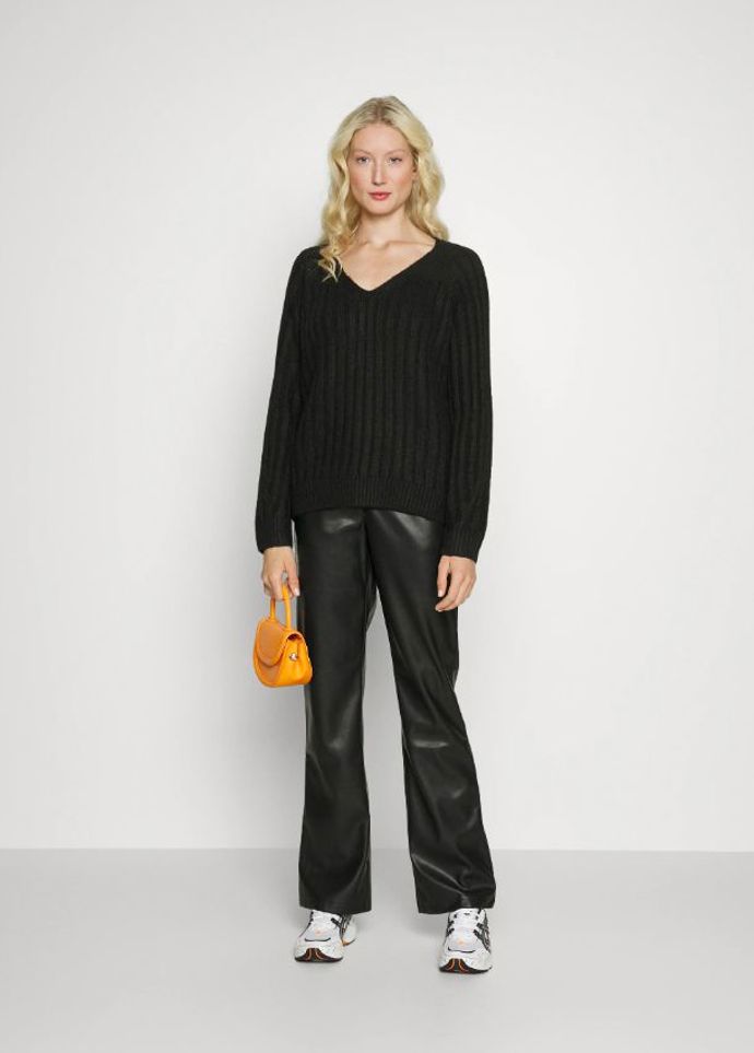 Kožené kalhoty PCNICHA WIDE PANT, 1152 Kč
Kožené kalhoty PCNICHA WIDE PANT, 1152 Kč