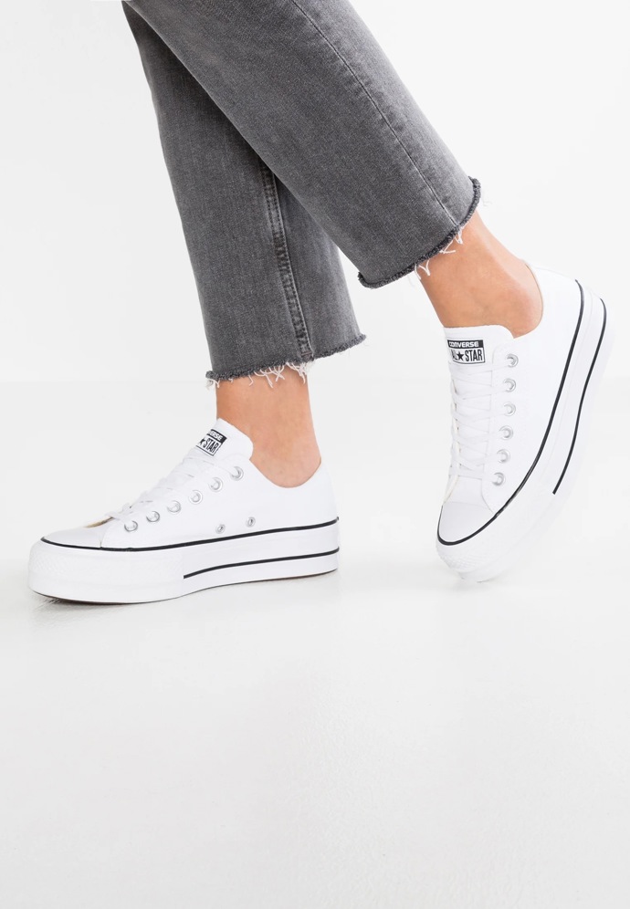 Boty: Converse, 2 240 Kč
Boty: Converse, 2 240 Kč