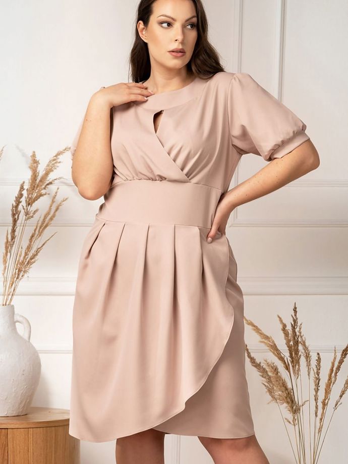 Společenské šaty s řasením plus size Karko, 3079 Kč
Společenské šaty s řasením plus size Karko, 3079 Kč