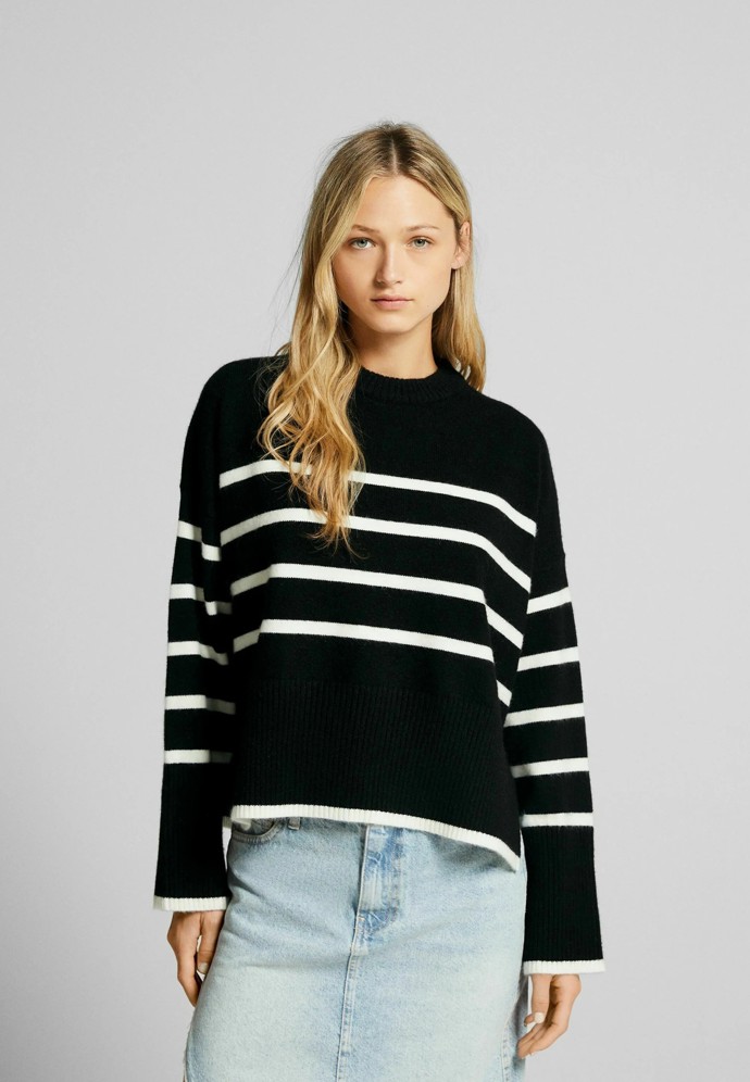 Bershka, cena 599,-
Bershka, cena 599,-