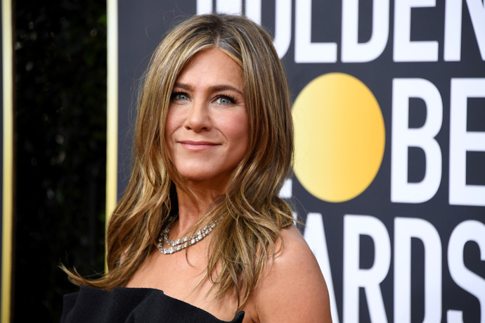 Jennifer Aniston má nyní dlouhé vlasy, roky ale nosila krátké, říkalo se jim "střih na Rachel" – proto nás zajímalo, jak by vypadala s hodně krátkými vlasy
Jennifer Aniston má nyní dlouhé vlasy, roky ale nosila krátké, říkalo se jim "střih na Rachel" – proto nás zajímalo, jak by vypadala s hodně krátkými vlasy