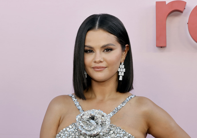 Italský bob sluší všem typům obličeje. Dokazuje to například herečka a zpěvačka Selena Gomez.
Italský bob sluší všem typům obličeje. Dokazuje to například herečka a zpěvačka Selena Gomez.