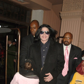 Michael Jackson se své děti snažil před paparazzi vždy chránit
